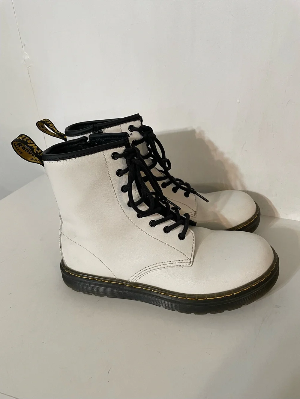 Doc Martens in White